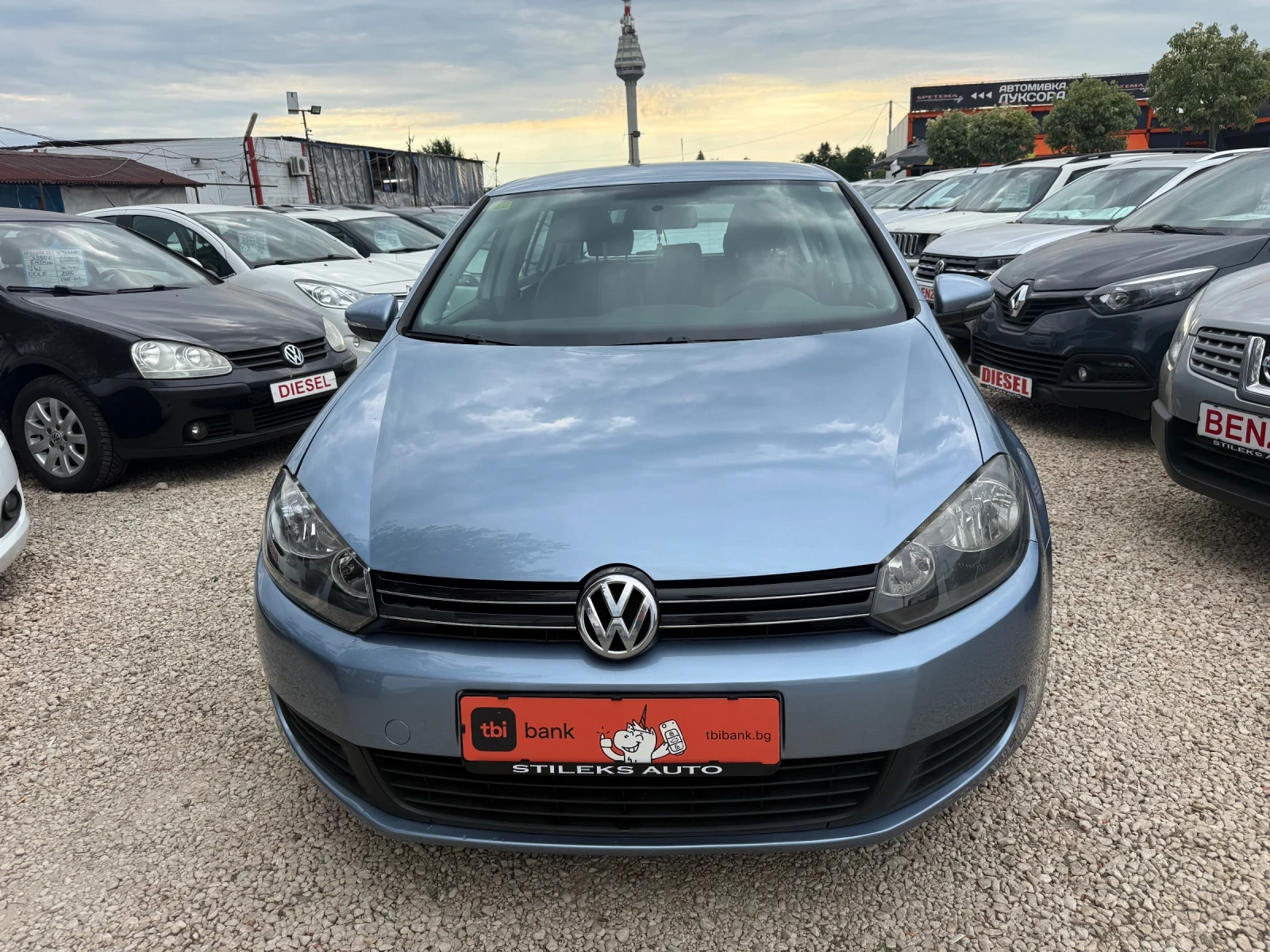 VW Golf 2.0TDI -110k Италия, снимка 2 - Автомобили и джипове - 55143456