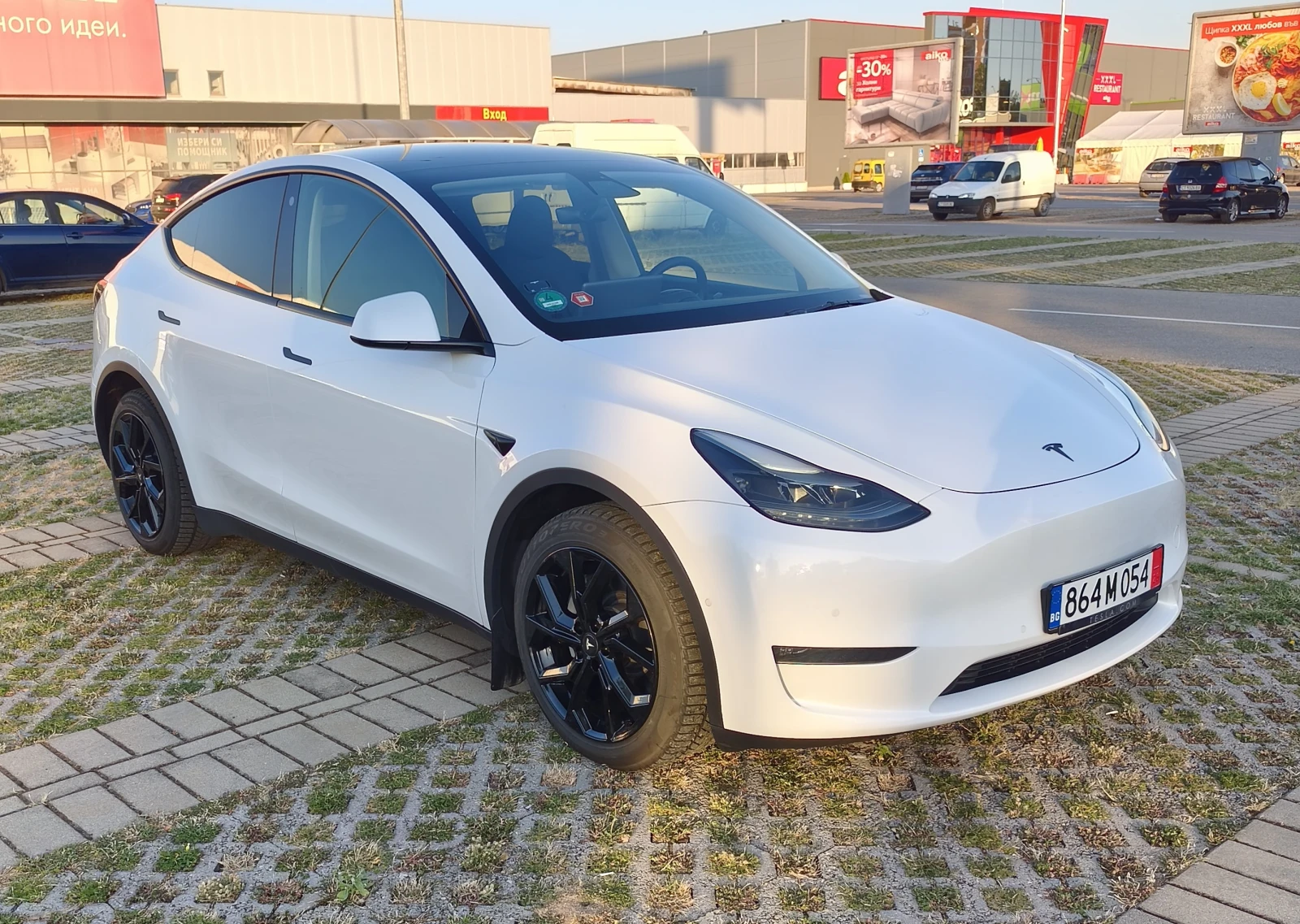 Tesla Model Y AWD LR Dual motor Ryzen SOH95%, снимка 9 - Автомобили и джипове - 55480593