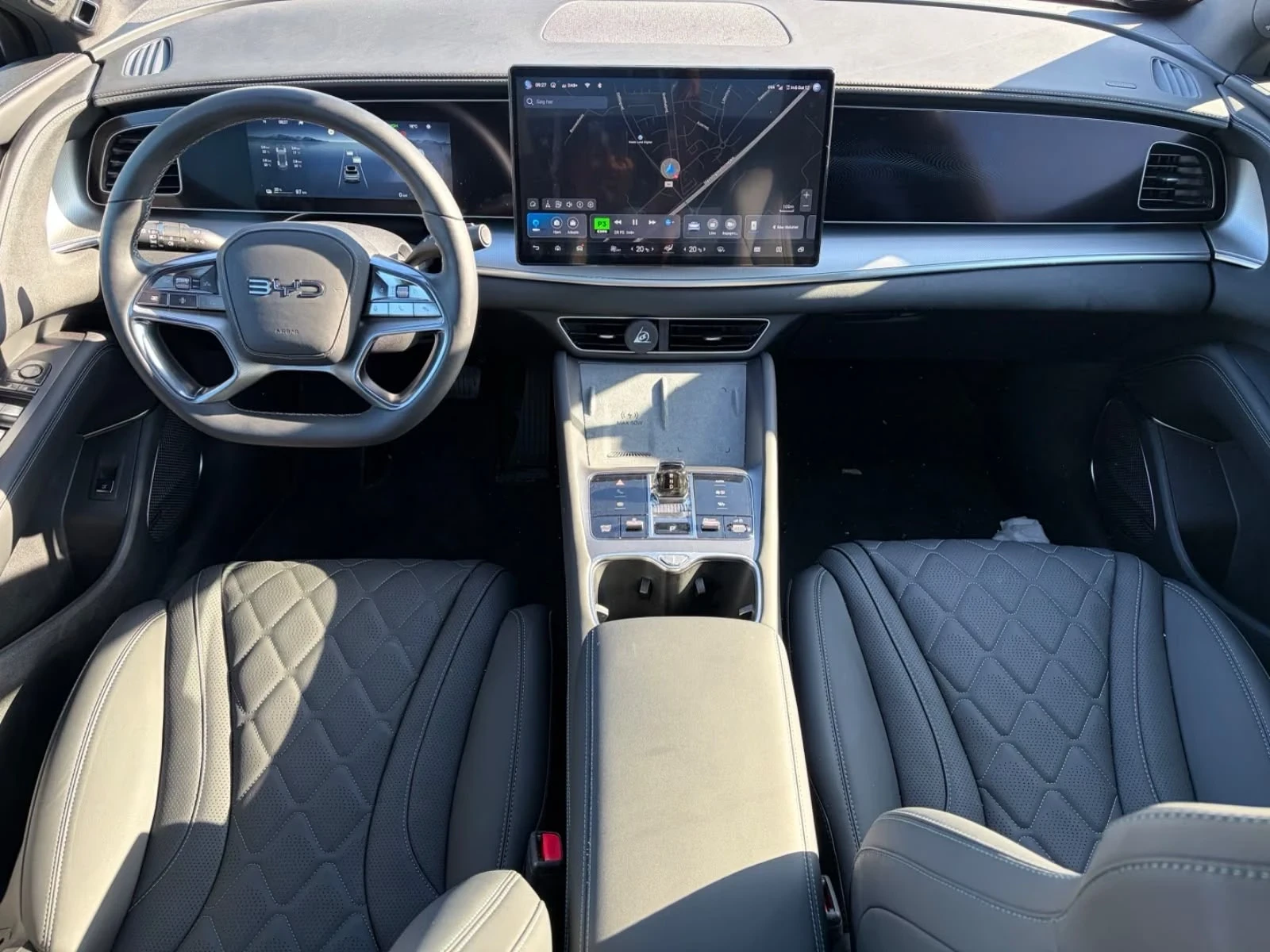 BYD Sealion 7 Comfort DynAudio Panorama, снимка 10 - Автомобили и джипове - 55830115