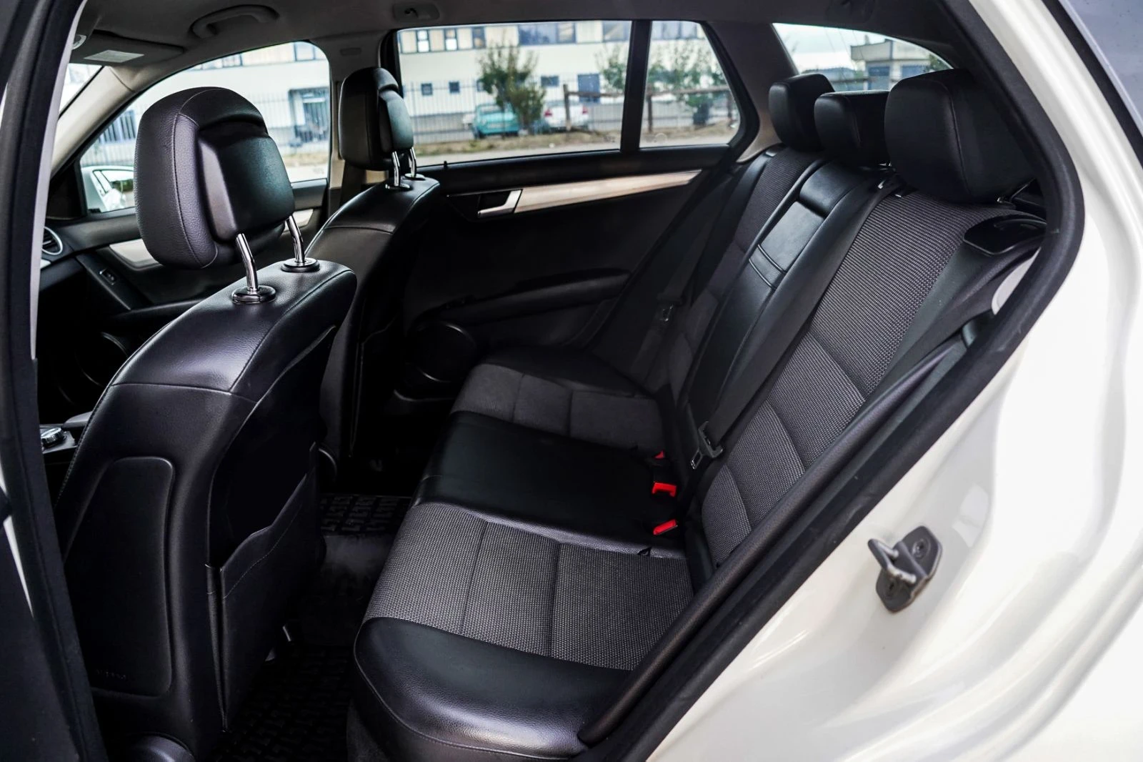 Mercedes-Benz C 220 CDI 170, снимка 10 - Автомобили и джипове - 56226957