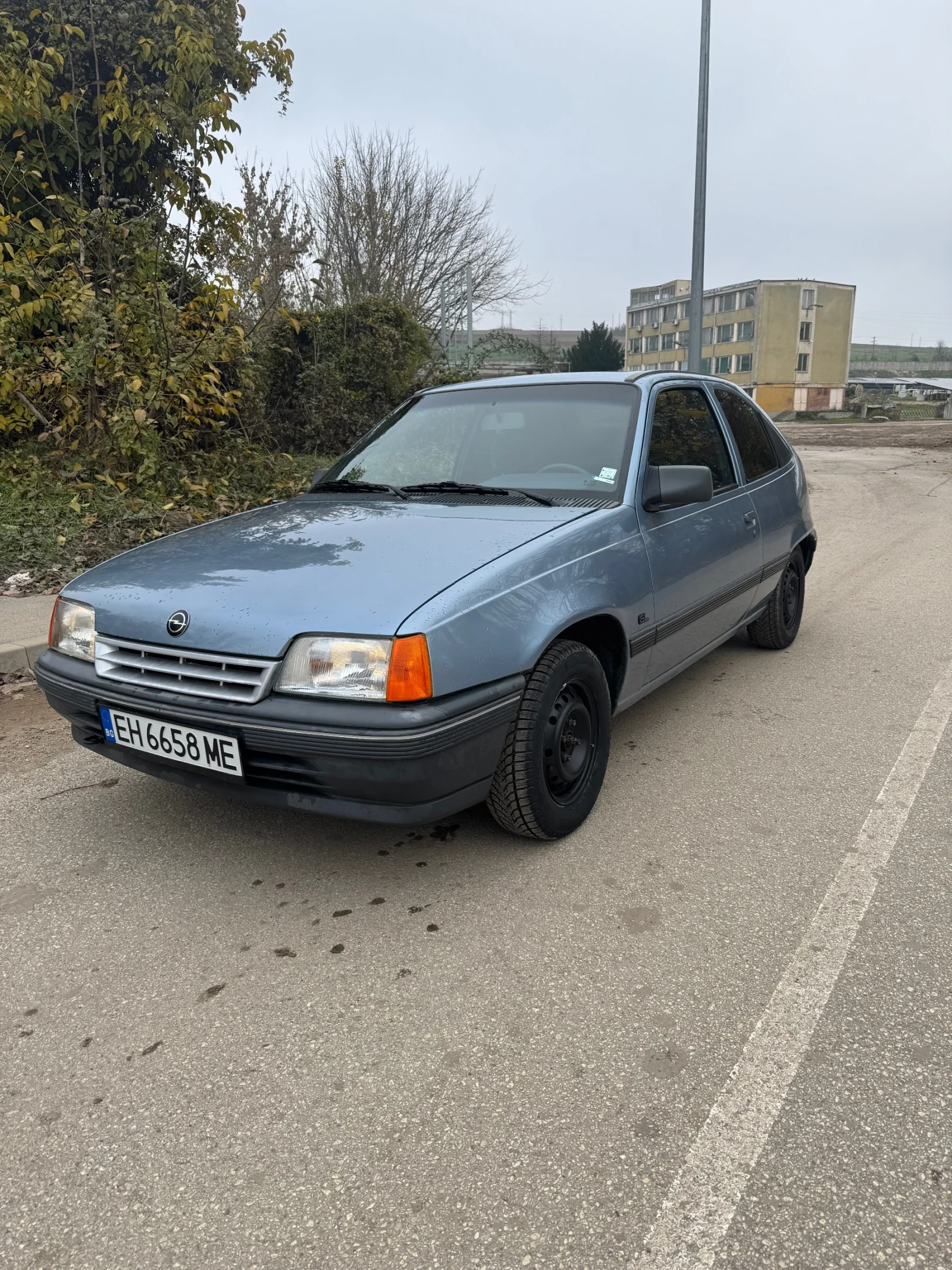 Opel Kadett 1.6, снимка 4 - Автомобили и джипове - 56617757
