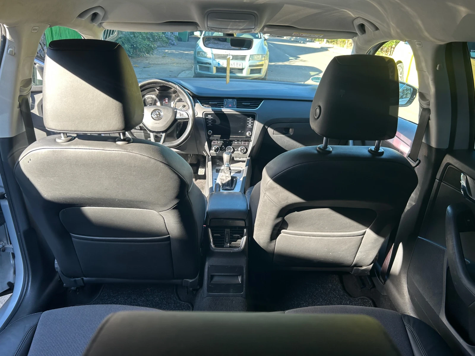 Skoda Octavia 1.5 tsi DSG, снимка 14 - Автомобили и джипове - 56637870