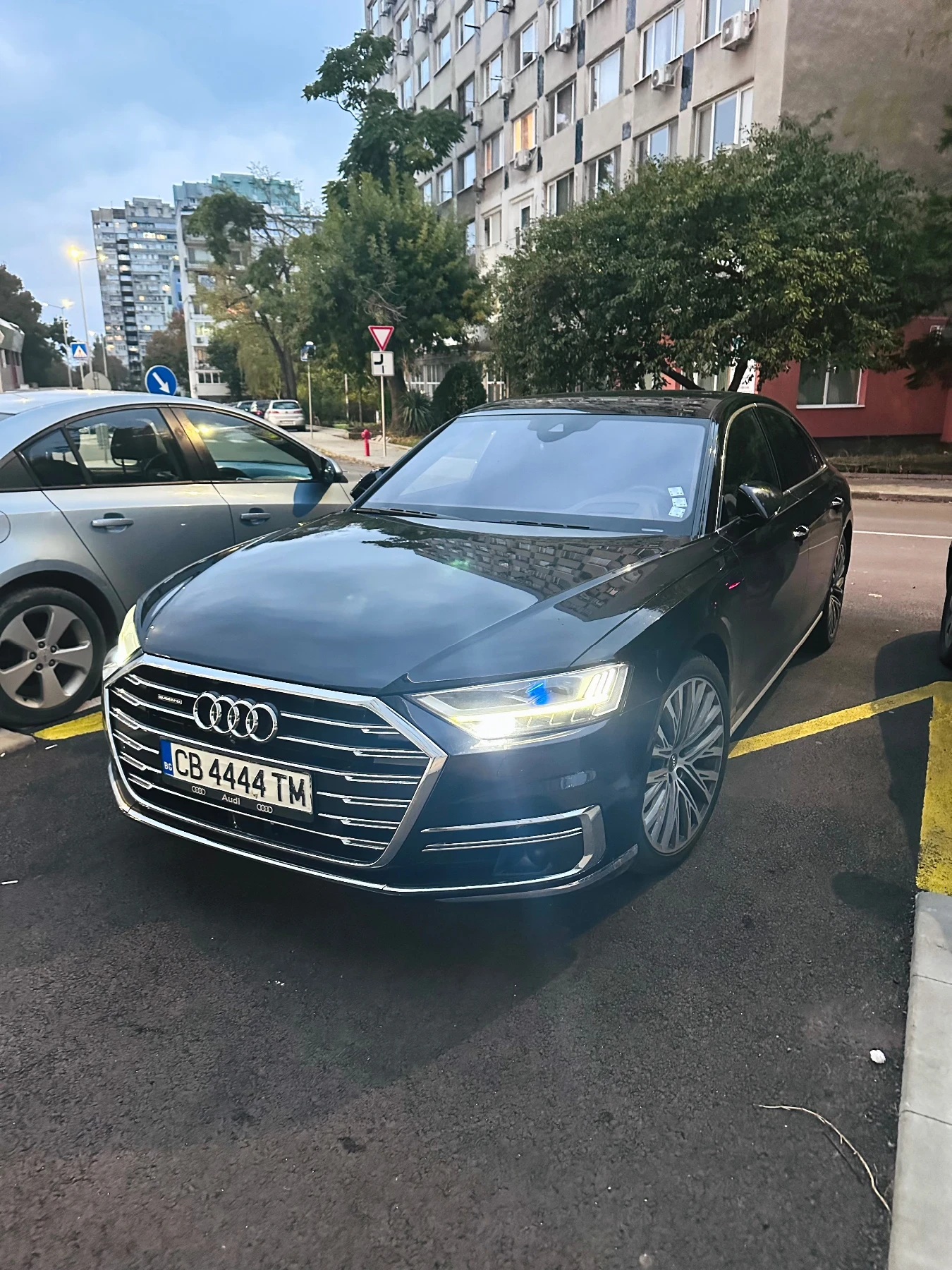 Audi A8 50TD/360/TV/FUL/PANO/NV/HUP/M-LASER/OLED/4X4/CPLAY