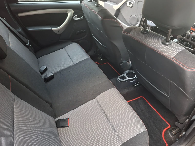 Dacia Duster 1.5DCI.4x4.6sk, снимка 11 - Автомобили и джипове - 51920724