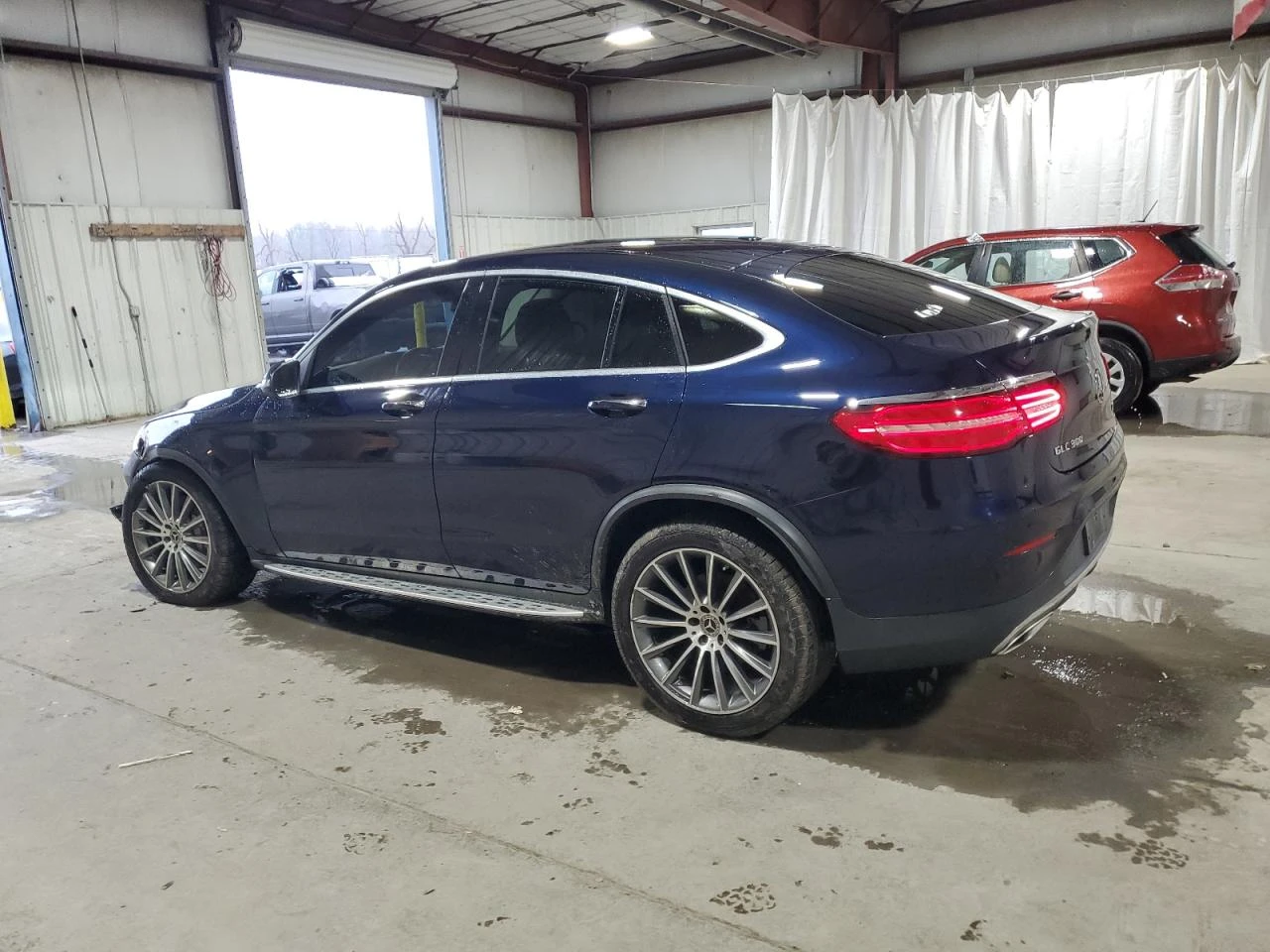 Mercedes-Benz GLC 300 COUPE 4MATIC - изображение 2