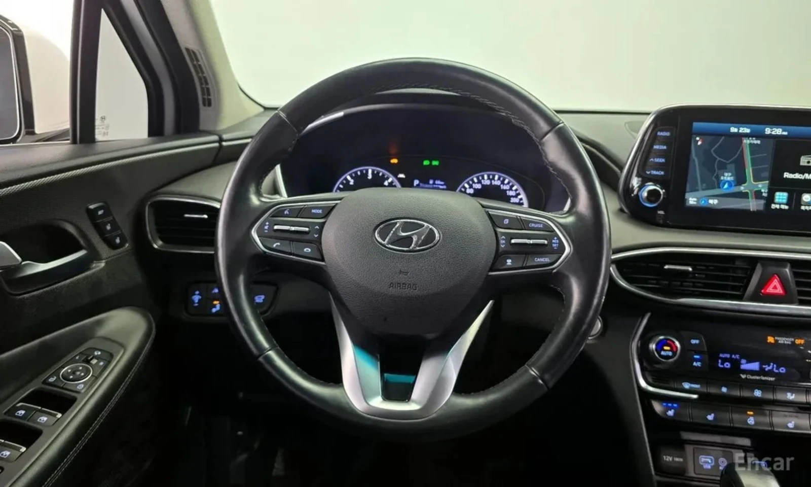 Hyundai Santa fe 2.2 CRDi/4WD/8-СКОРОСТИ/PREMIUM/DISTRONIC/LANE ASS - изображение 9
