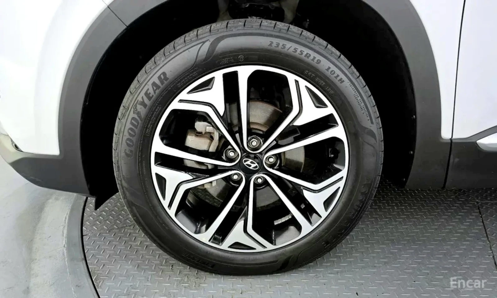 Hyundai Santa fe 2.2 CRDi/4WD/8-СКОРОСТИ/PREMIUM/DISTRONIC/LANE ASS - изображение 5
