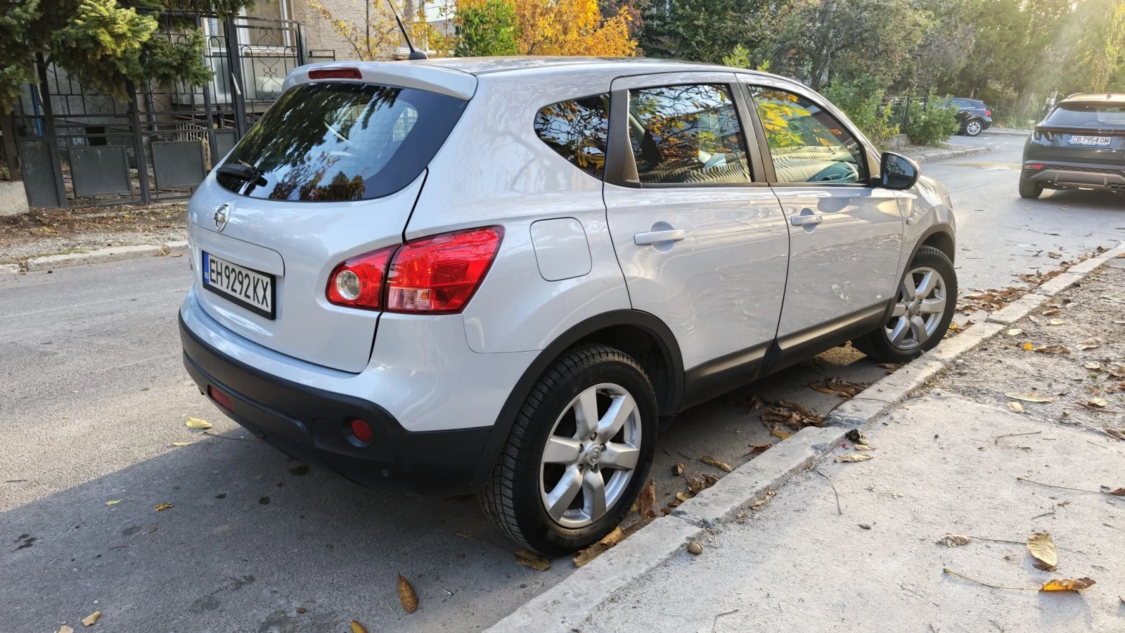 Nissan Qashqai 2.0 4х4 , снимка 4 - Автомобили и джипове - 56537656