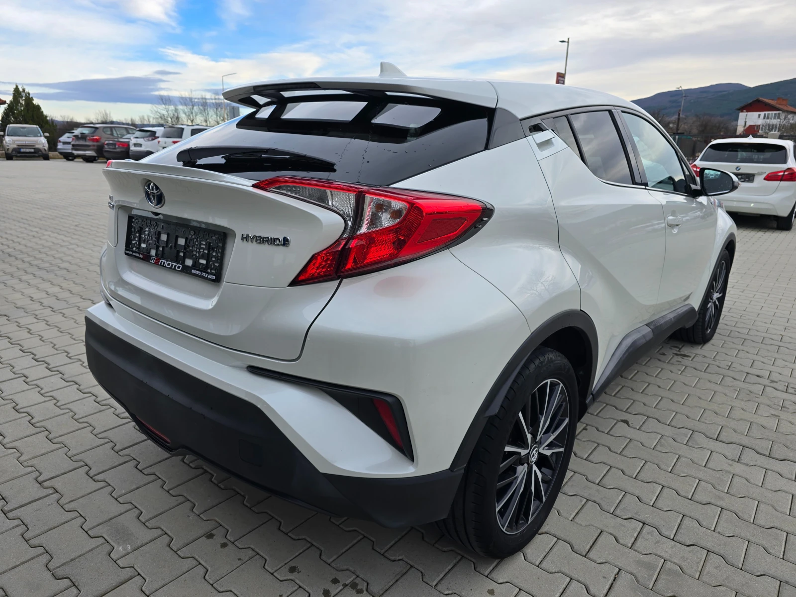 Toyota C-HR 1.8 Hybrid, Style, 2018г. - изображение 3