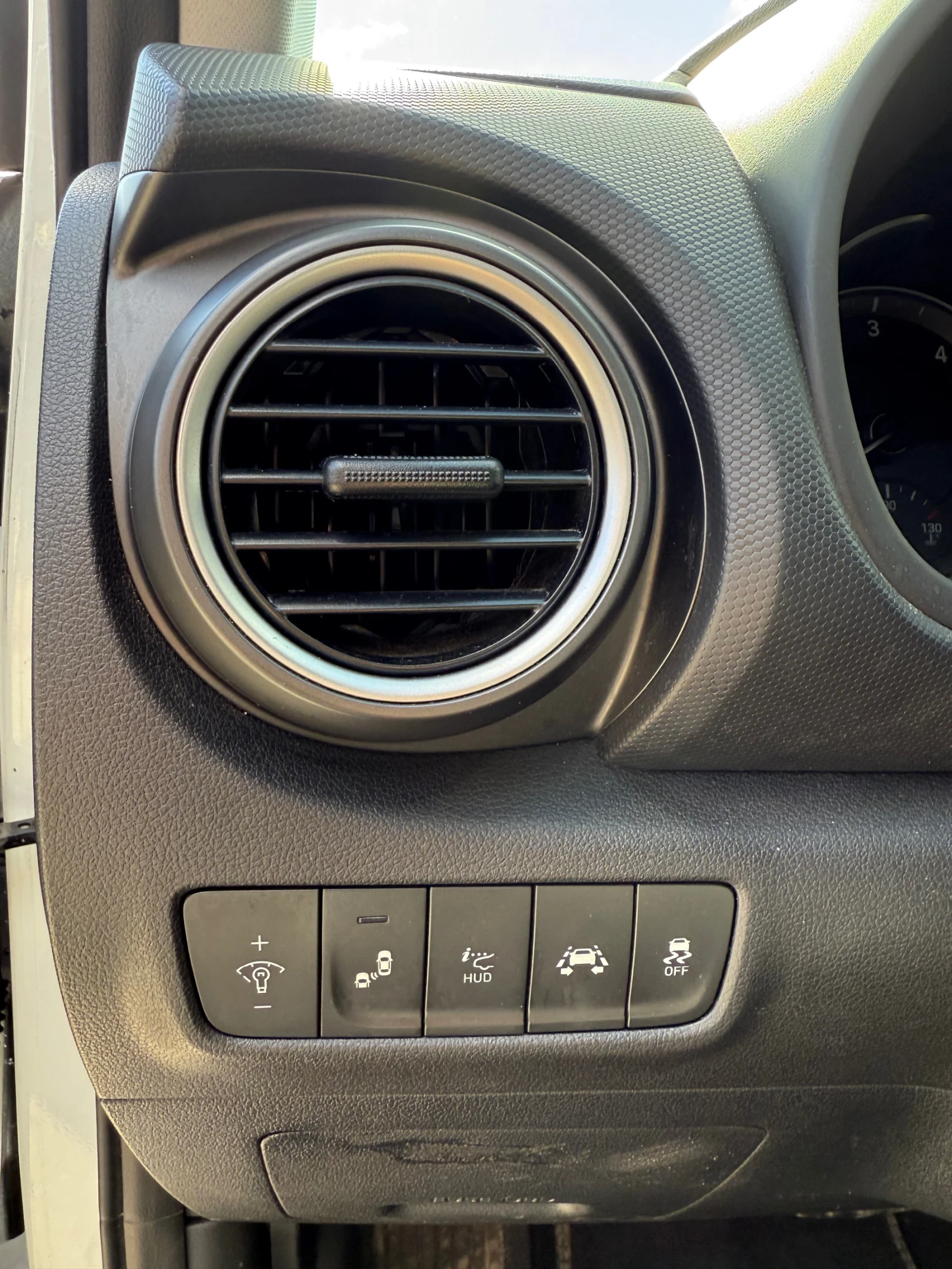 Hyundai Kona 4х4 1.6 Turbo - изображение 7