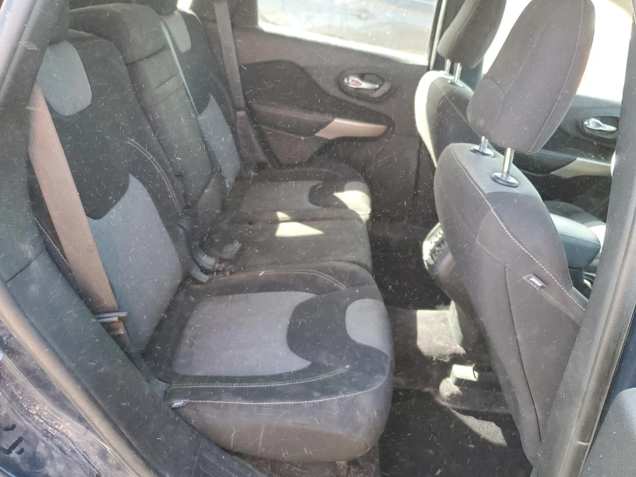 Jeep Cherokee 2.4l Latitude, снимка 11 - Автомобили и джипове - 53987620