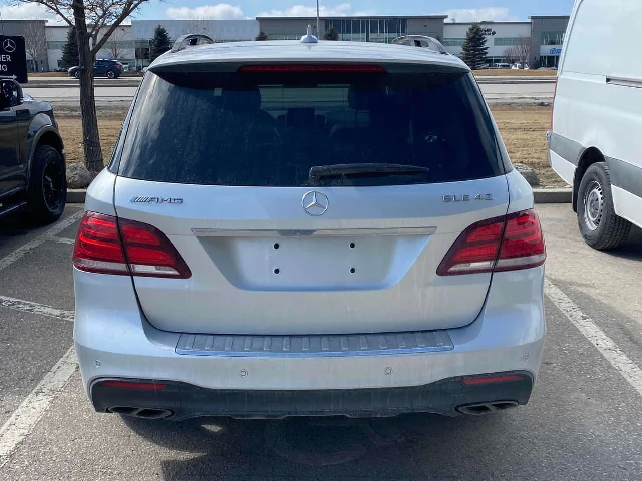 Mercedes-Benz GLE 43 AMG * ГЛАВНО ПРЕДСТАВИТЕЛСТВО* ПАНОРАМА* ДИСТРОНИК* , снимка 4 - Автомобили и джипове - 54116653