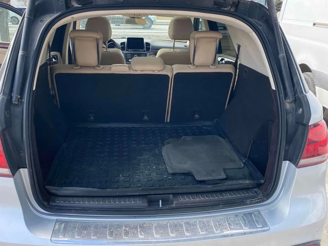 Mercedes-Benz GLE 43 AMG * ГЛАВНО ПРЕДСТАВИТЕЛСТВО* ПАНОРАМА* ДИСТРОНИК* , снимка 16 - Автомобили и джипове - 54116653