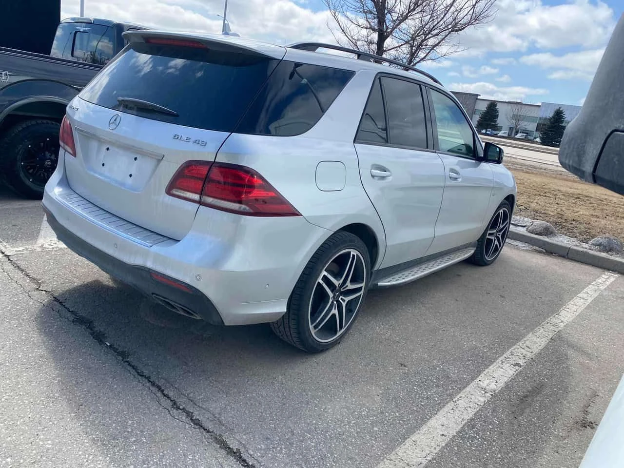 Mercedes-Benz GLE 43 AMG * ГЛАВНО ПРЕДСТАВИТЕЛСТВО* ПАНОРАМА* ДИСТРОНИК* , снимка 3 - Автомобили и джипове - 54116653