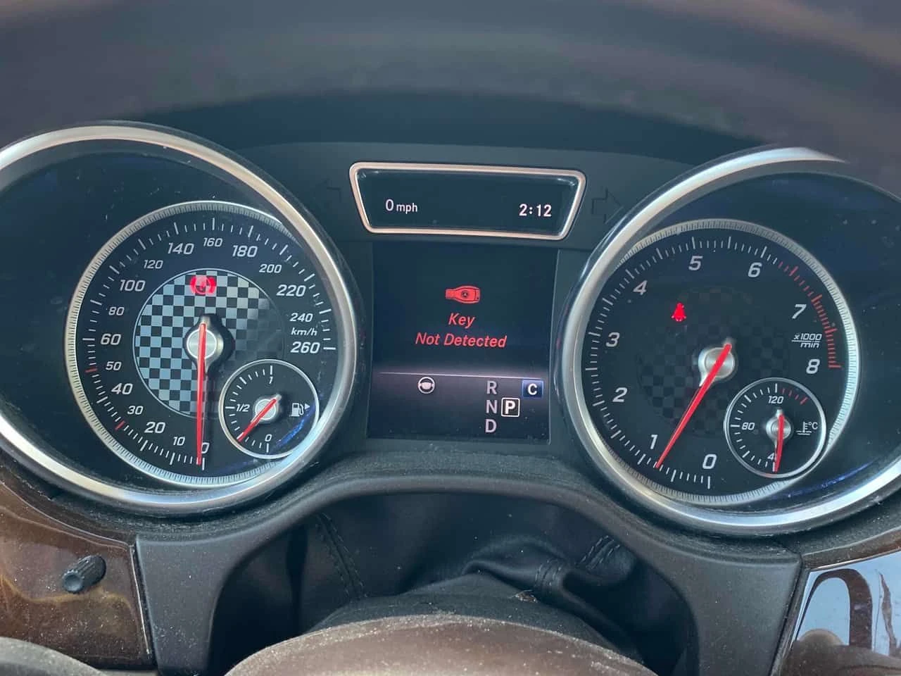 Mercedes-Benz GLE 43 AMG * ГЛАВНО ПРЕДСТАВИТЕЛСТВО* ПАНОРАМА* ДИСТРОНИК* , снимка 8 - Автомобили и джипове - 54116653