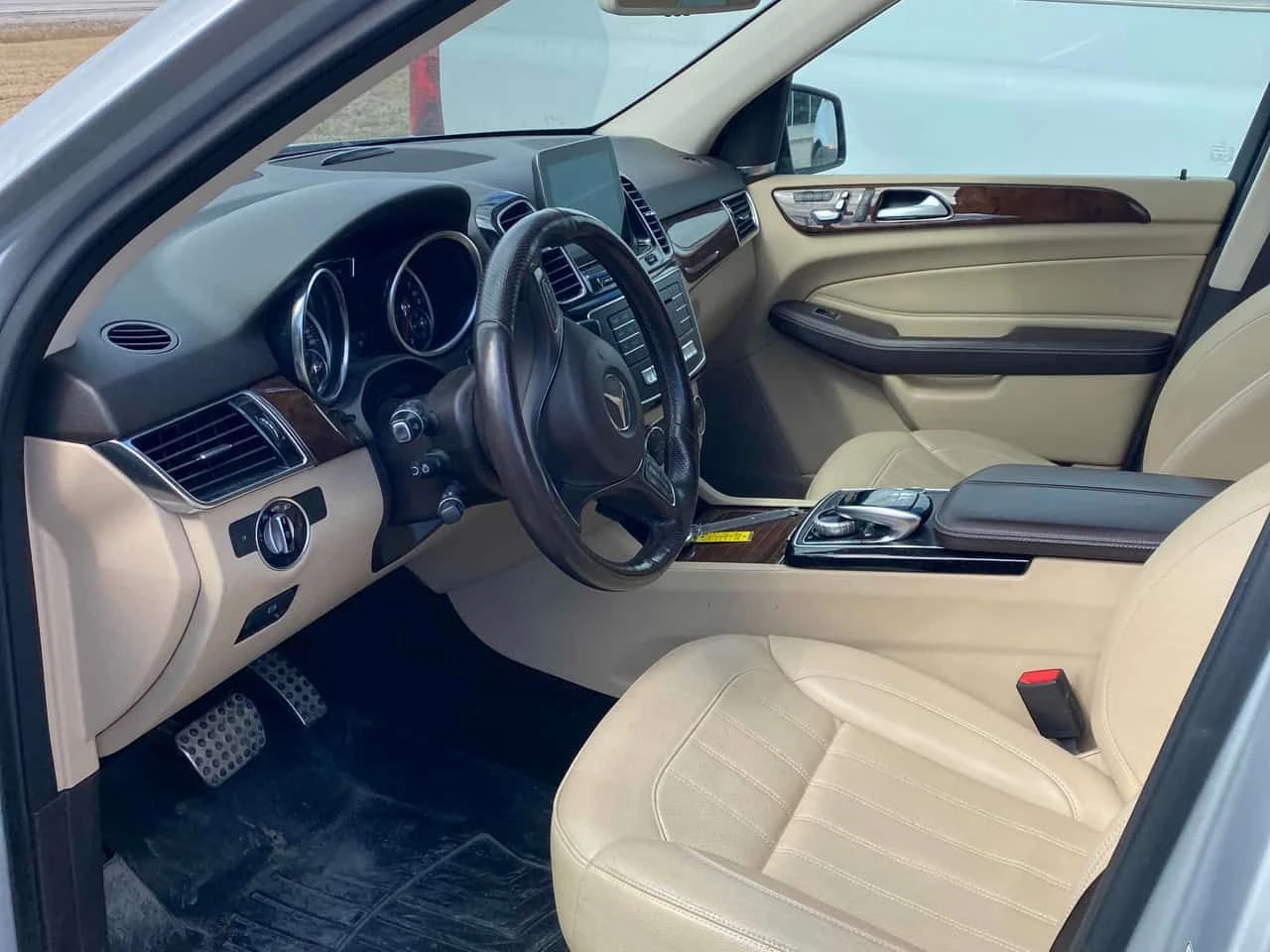 Mercedes-Benz GLE 43 AMG * ГЛАВНО ПРЕДСТАВИТЕЛСТВО* ПАНОРАМА* ДИСТРОНИК* , снимка 7 - Автомобили и джипове - 54116653