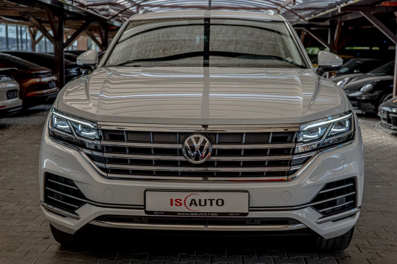 VW Touareg 3.0TDI/Elegance/4Motion/Lane Assist/F1/Isofix