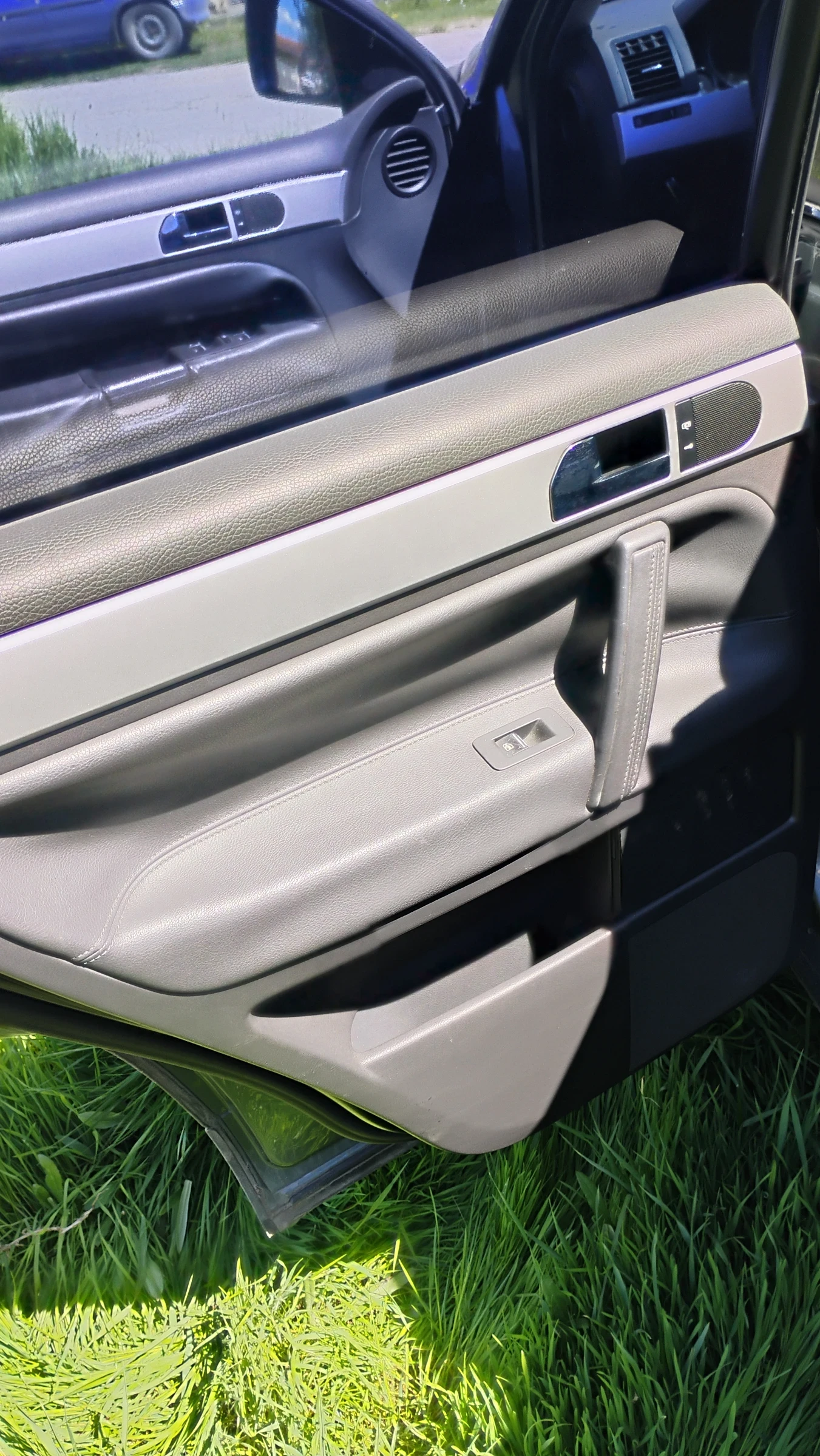 VW Touareg, снимка 7 - Автомобили и джипове - 54319483