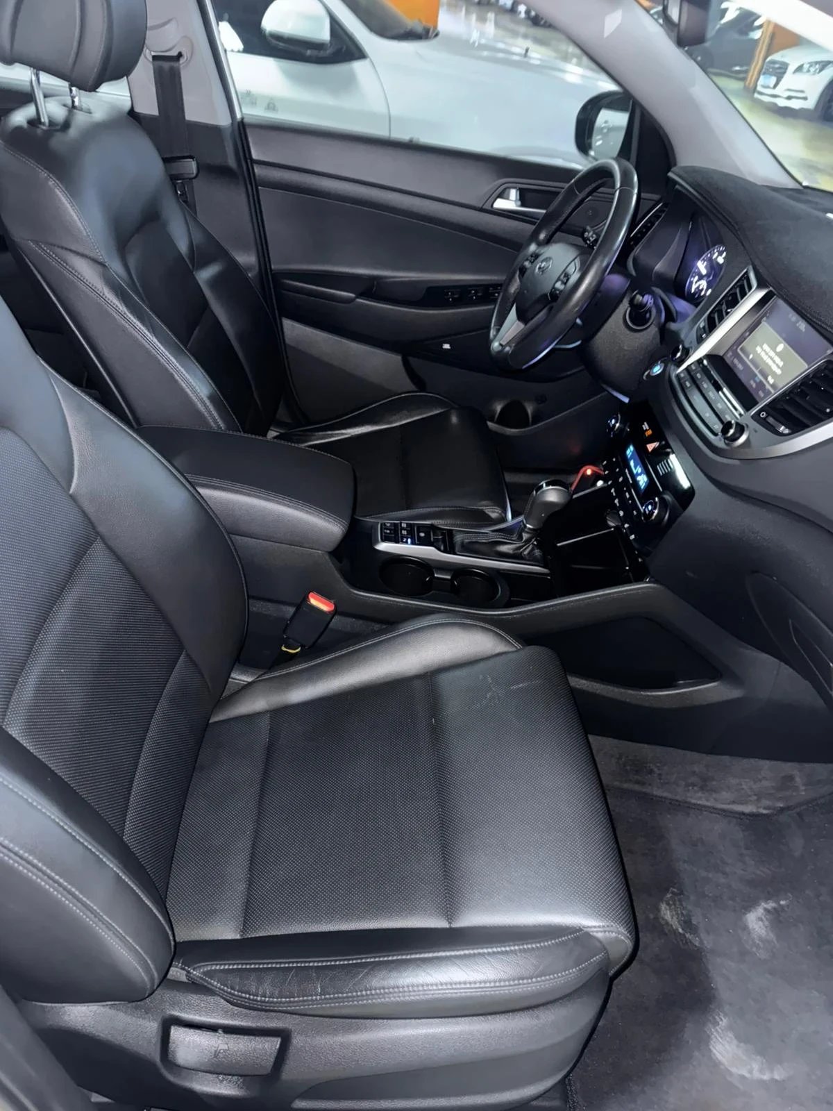 Hyundai Tucson Premium 1.7 CRDI 2WD ������� ���� �� ����� | Mobile.bg � ����������� 7