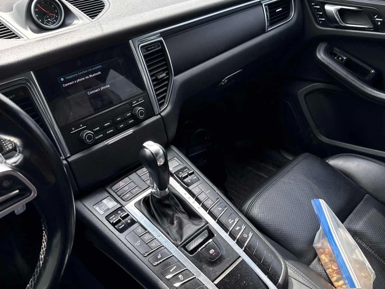 Porsche Macan AWD * ГЛАВНО ПРЕДСТАВИТЕЛСТВО НА PORSCHE* , снимка 9 - Автомобили и джипове - 54997752