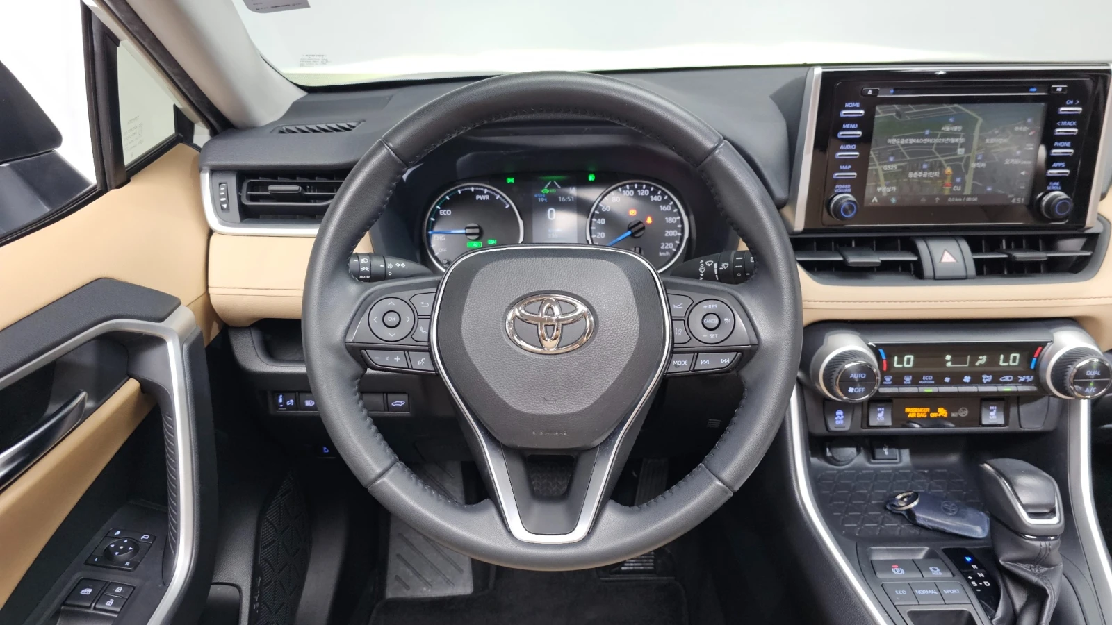 Toyota Rav4 2, 5 XLE Hybrid 2WD, снимка 12 - Автомобили и джипове - 56102817
