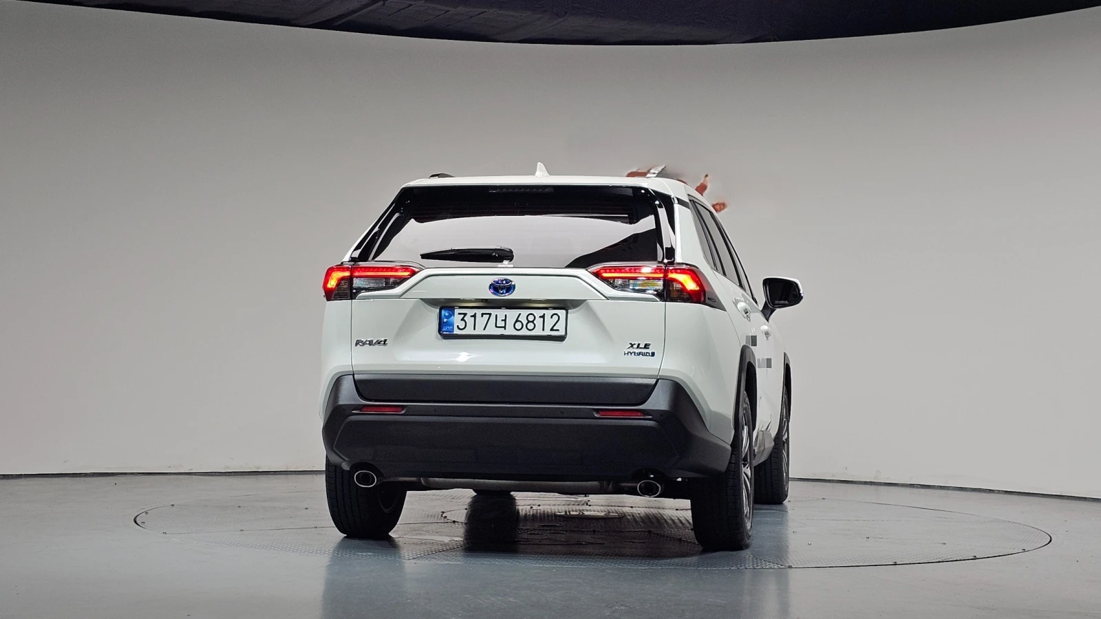 Toyota Rav4 2, 5 XLE Hybrid 2WD, снимка 4 - Автомобили и джипове - 56102817