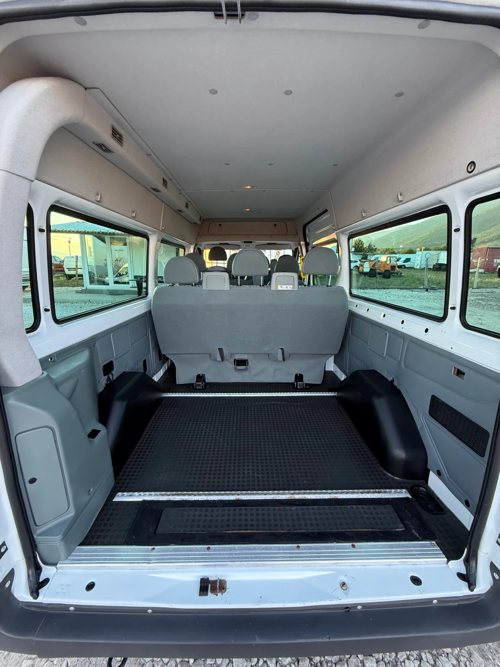 Ford Transit 2.2TDCi-Maxii-9местен-Клима-Euro5, снимка 8 - Бусове и автобуси - 55838005
