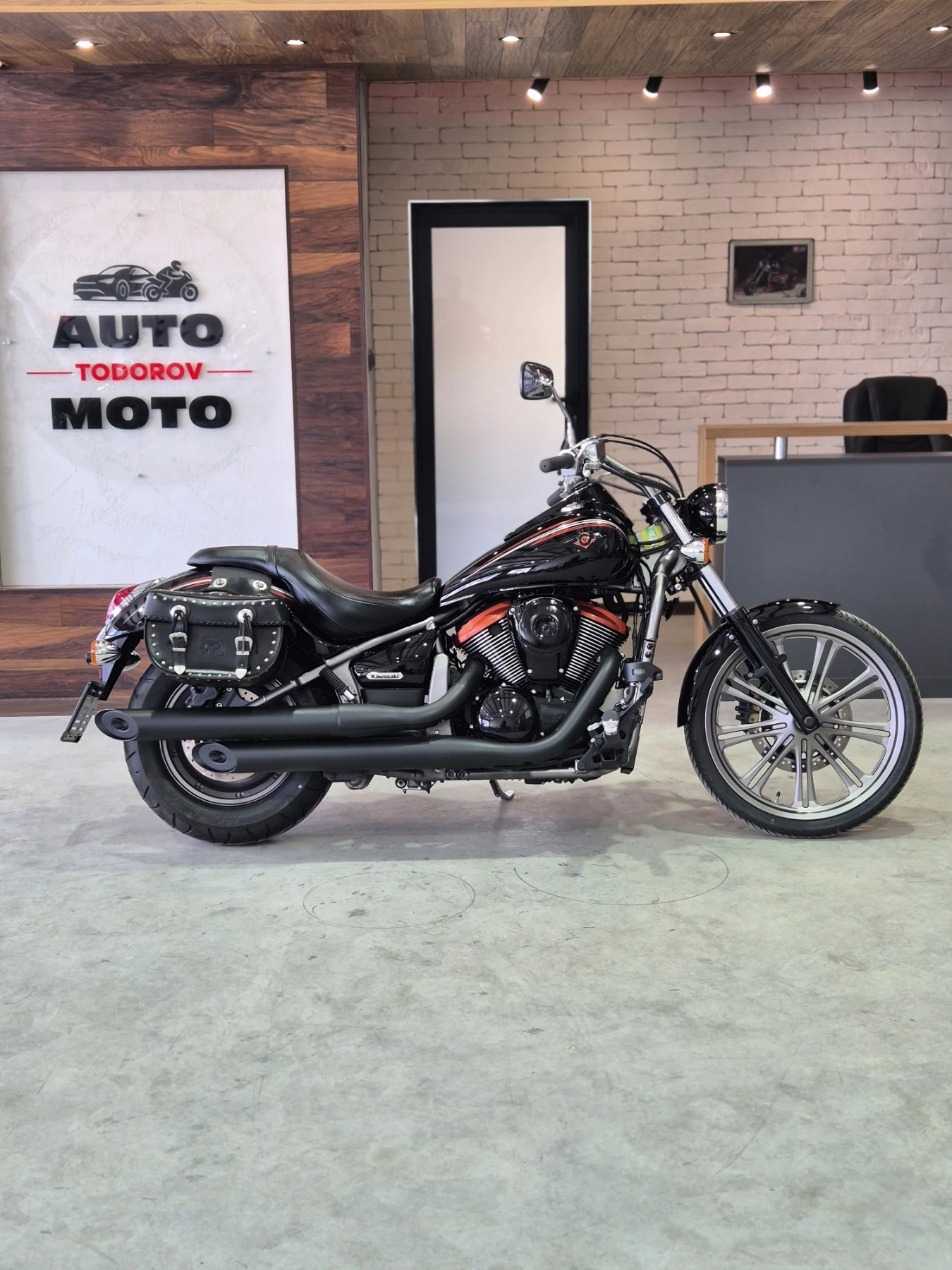Kawasaki Vulcan VN 900 CUSTOM!!! 8000км!!! Нов внос от ШВЕЙЦАРИЯ! , снимка 5 - Мотоциклети и мототехника - 54821897