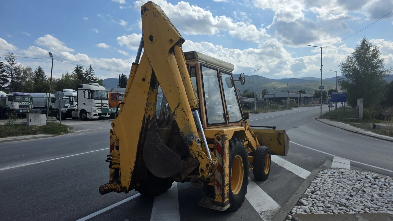 Багер JCB 3 D 2 бр КОФИ И ВИЛИЦИ - изображение 2