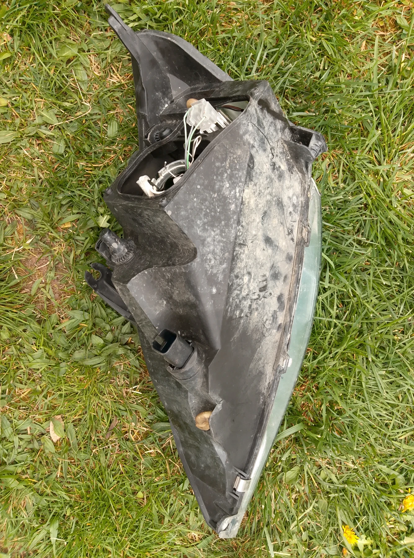 Десен фар за Форд Фокус А, снимка 3 - Части - 54229756