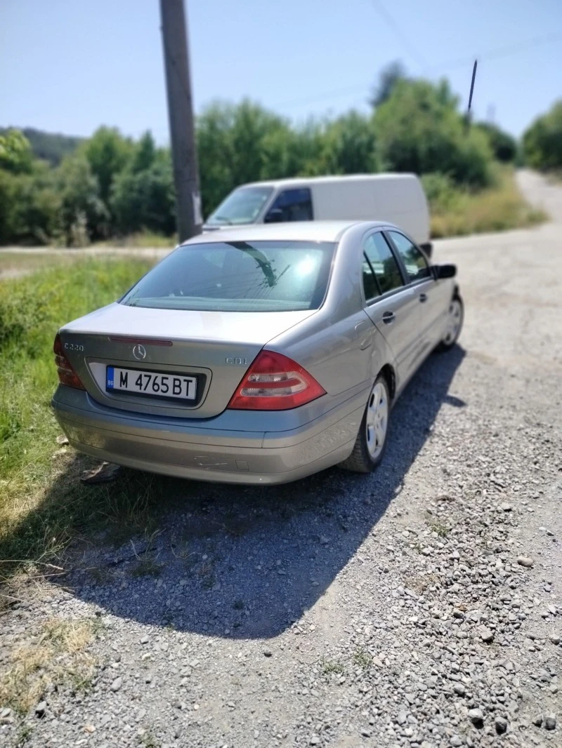 Mercedes-Benz C 220 Перфектно състояние , снимка 5 - Автомобили и джипове - 47900192