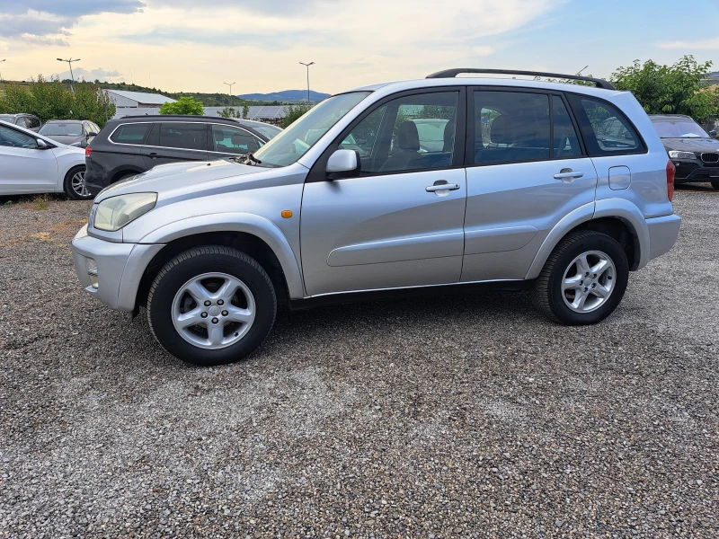 Toyota Rav4 2.0 d4d, снимка 7 - Автомобили и джипове - 46378834