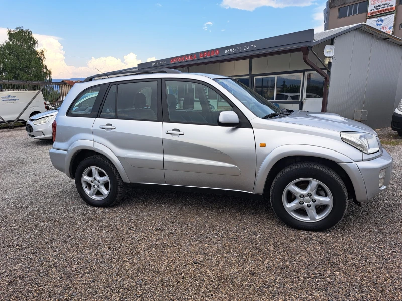 Toyota Rav4 2.0 d4d, снимка 3 - Автомобили и джипове - 46378834