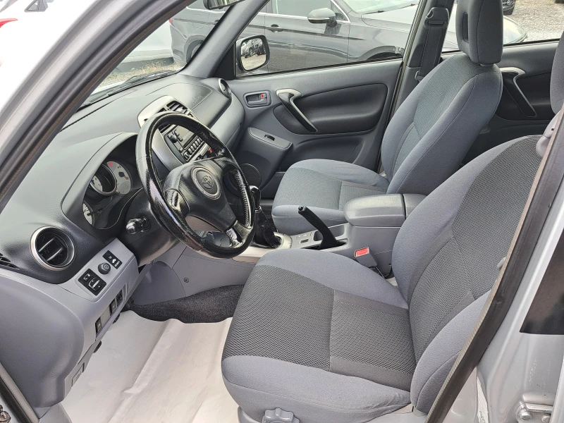 Toyota Rav4 2.0 d4d, снимка 11 - Автомобили и джипове - 46378834