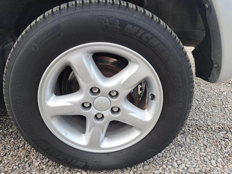 Toyota Rav4 2.0 d4d, снимка 15 - Автомобили и джипове - 46378834