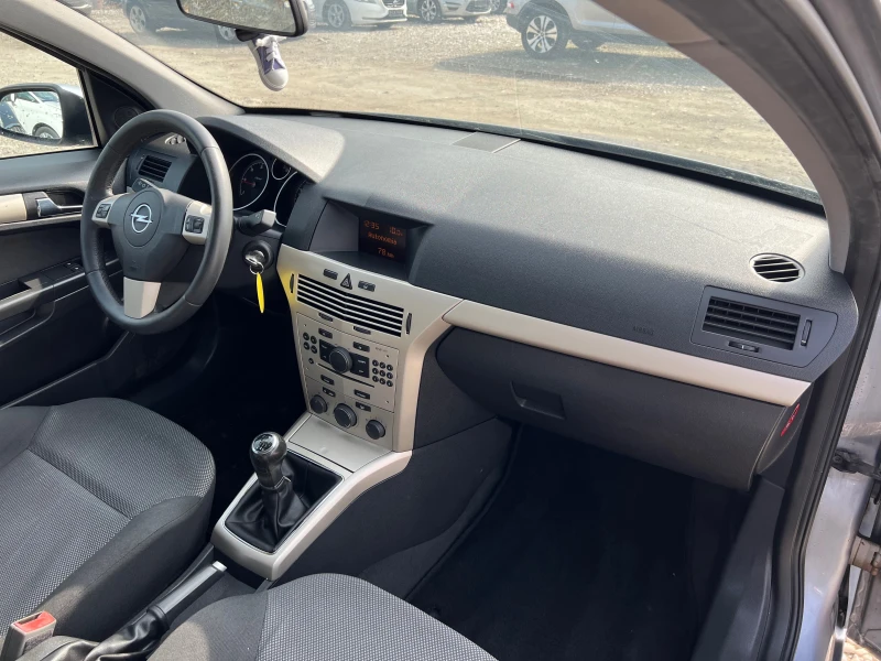 Opel Astra 1.7 CDTI, снимка 11 - Автомобили и джипове - 49300640