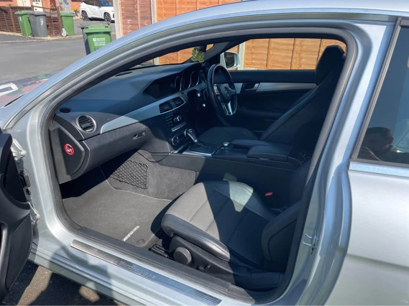 Mercedes-Benz C 180, снимка 10 - Автомобили и джипове - 51152468