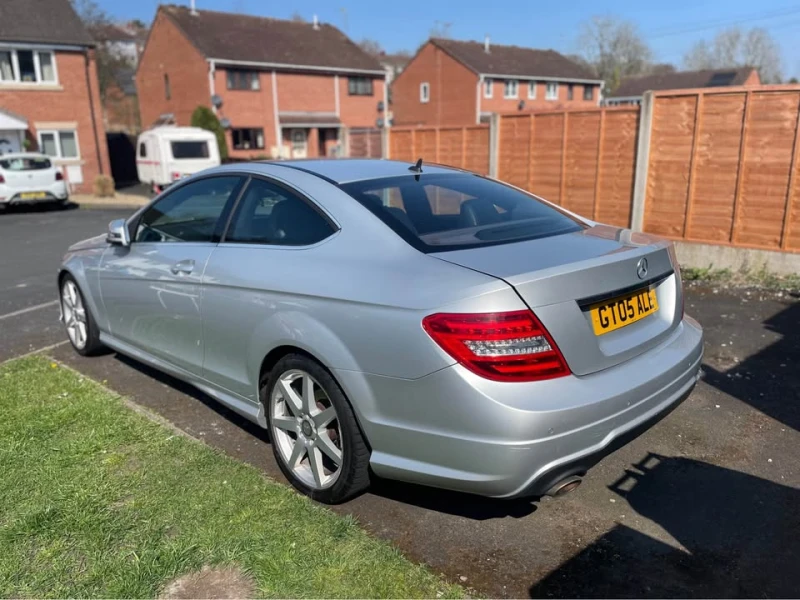 Mercedes-Benz C 180, снимка 3 - Автомобили и джипове - 51152468