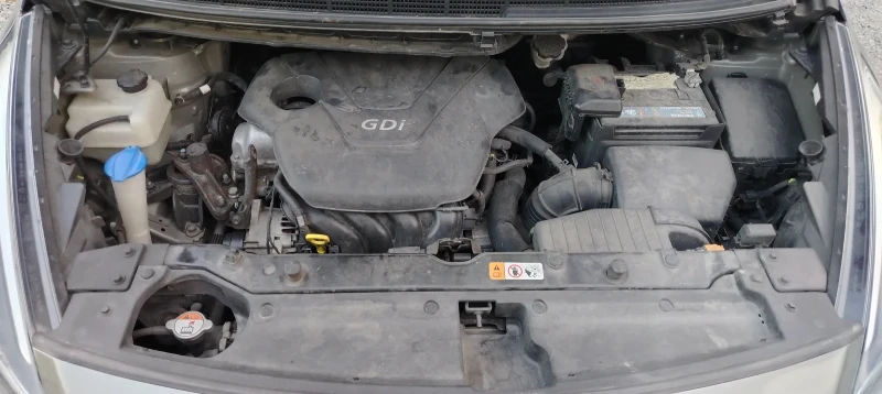 Kia Carens 1.6i-135к.с/НАВИГАЦИЯ/КЛИМАТРОНИК/ПАНОРАМА!!! , снимка 17 - Автомобили и джипове - 51172209