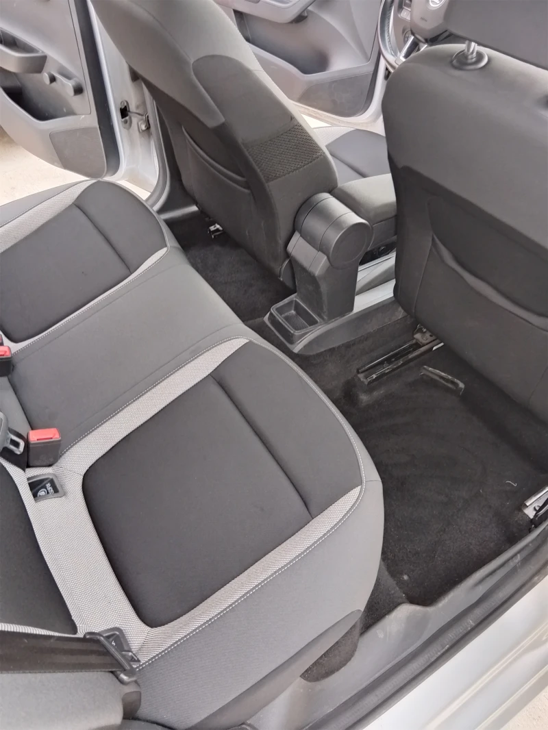 Skoda Fabia 1.4, снимка 11 - Автомобили и джипове - 52433191