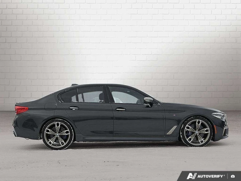 BMW 550 M550 * xDrive * CARFAX * ЦЕНА ДО БЪЛГАРИЯ, снимка 6 - Автомобили и джипове - 53001281