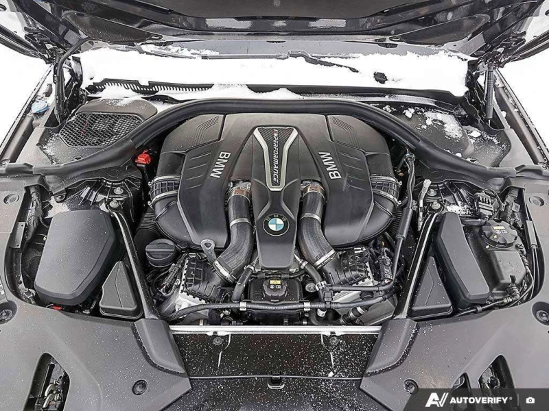 BMW 550 M550 * xDrive * CARFAX * ЦЕНА ДО БЪЛГАРИЯ, снимка 11 - Автомобили и джипове - 53001281