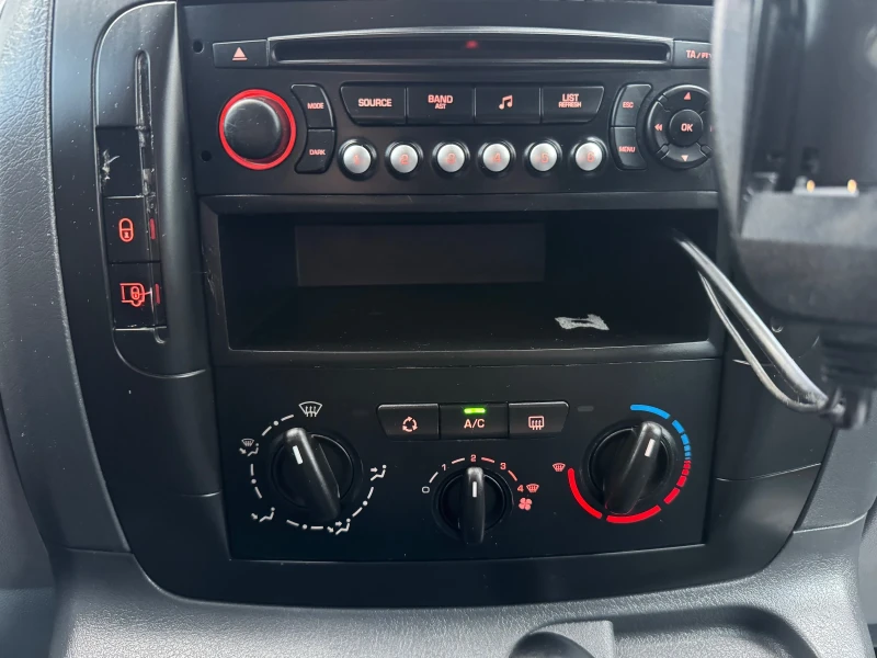 Citroen Jumpy 2.0HDi 128кс., снимка 13 - Автомобили и джипове - 53046151