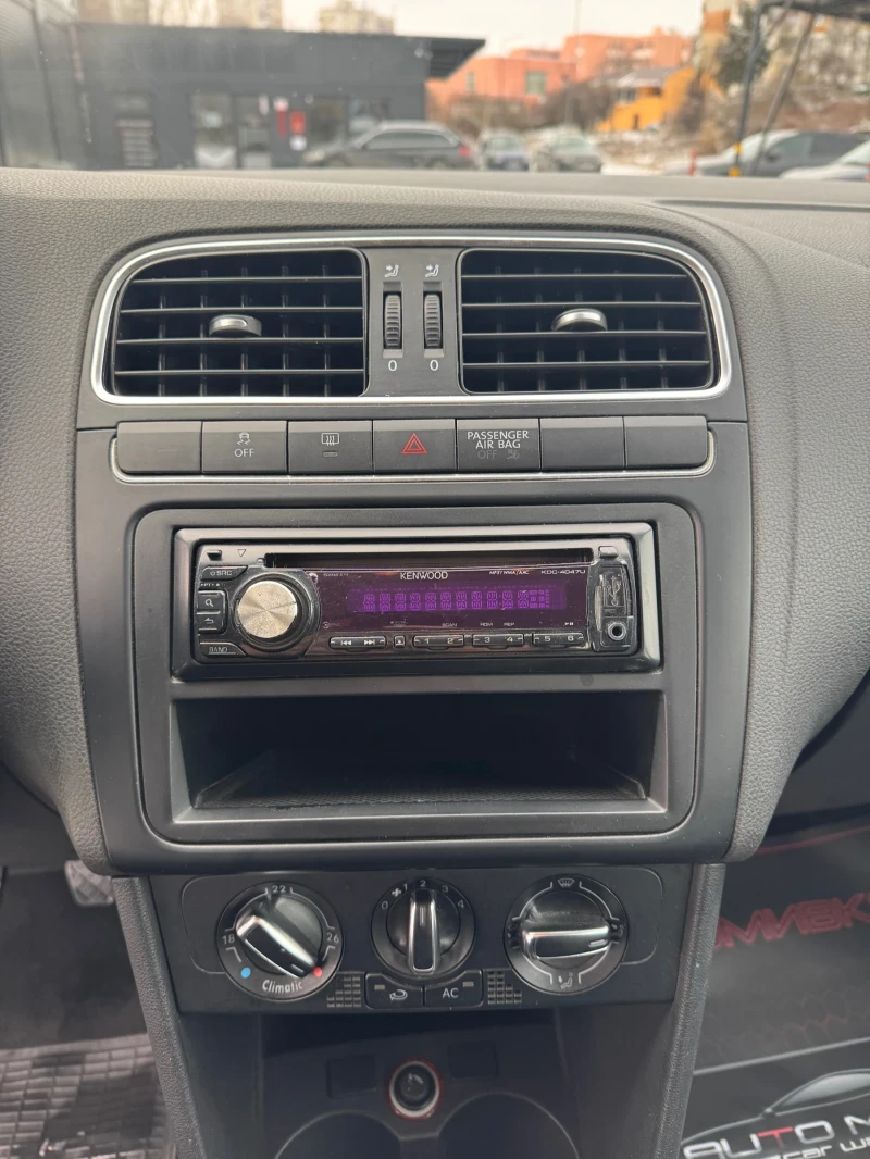 VW Polo 1.4i 86k.c. , снимка 13 - Автомобили и джипове - 53156677