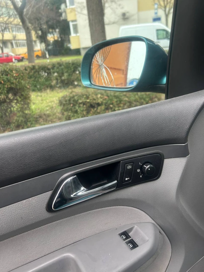 VW Touran 6(1), снимка 6 - Автомобили и джипове - 53247655