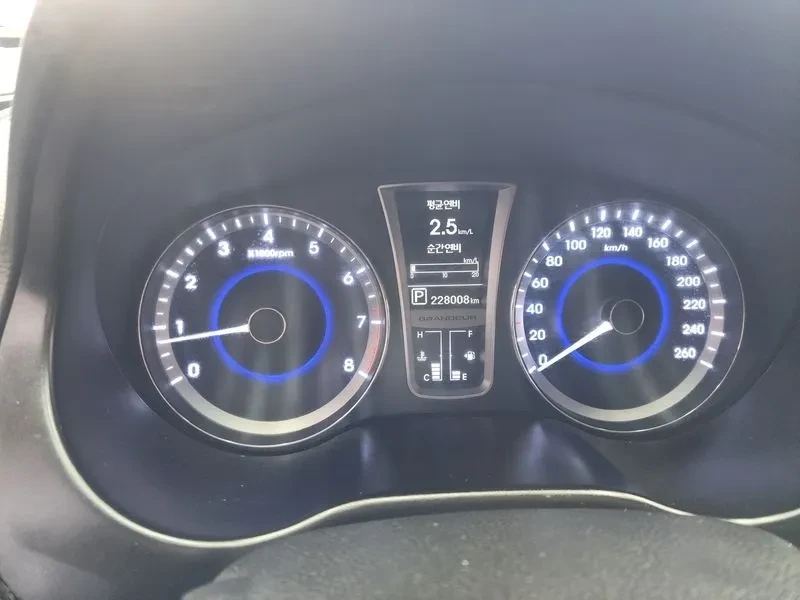 Hyundai Grandeur 2.4, снимка 9 - Автомобили и джипове - 54625779