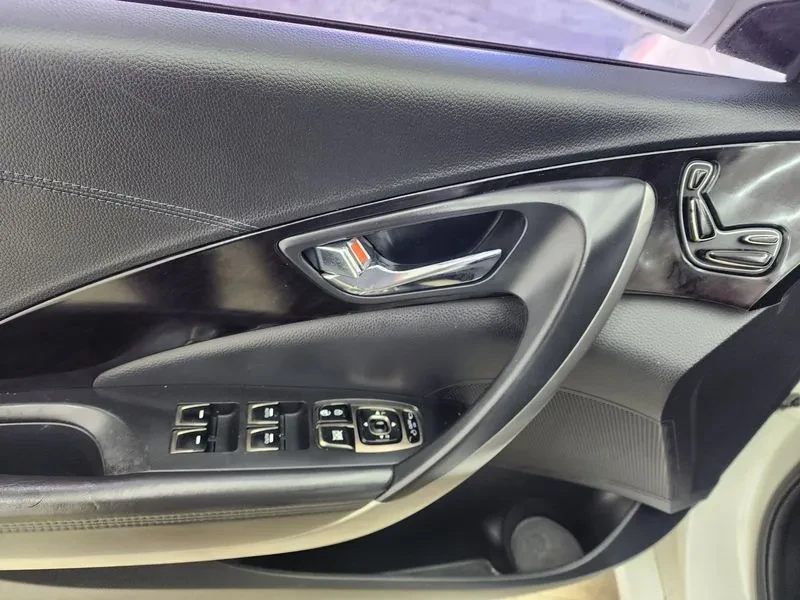 Hyundai Grandeur 2.4, снимка 17 - Автомобили и джипове - 54625779