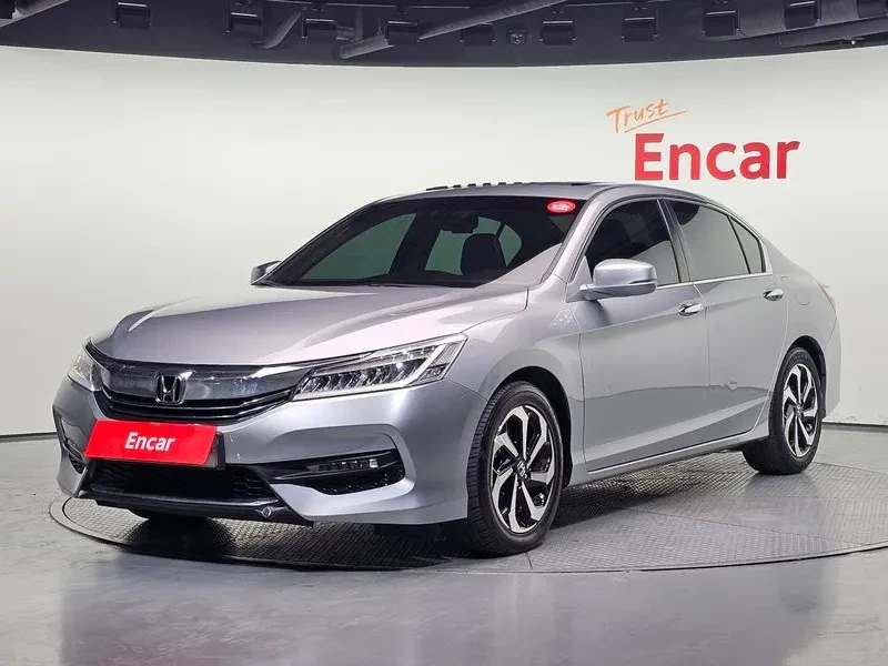 Honda Accord 2.4, снимка 3 - Автомобили и джипове - 55352138