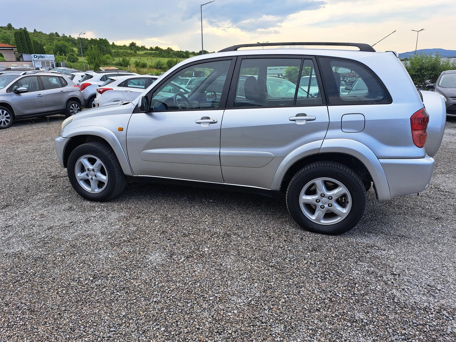Toyota Rav4 2.0 d4d - изображение 6