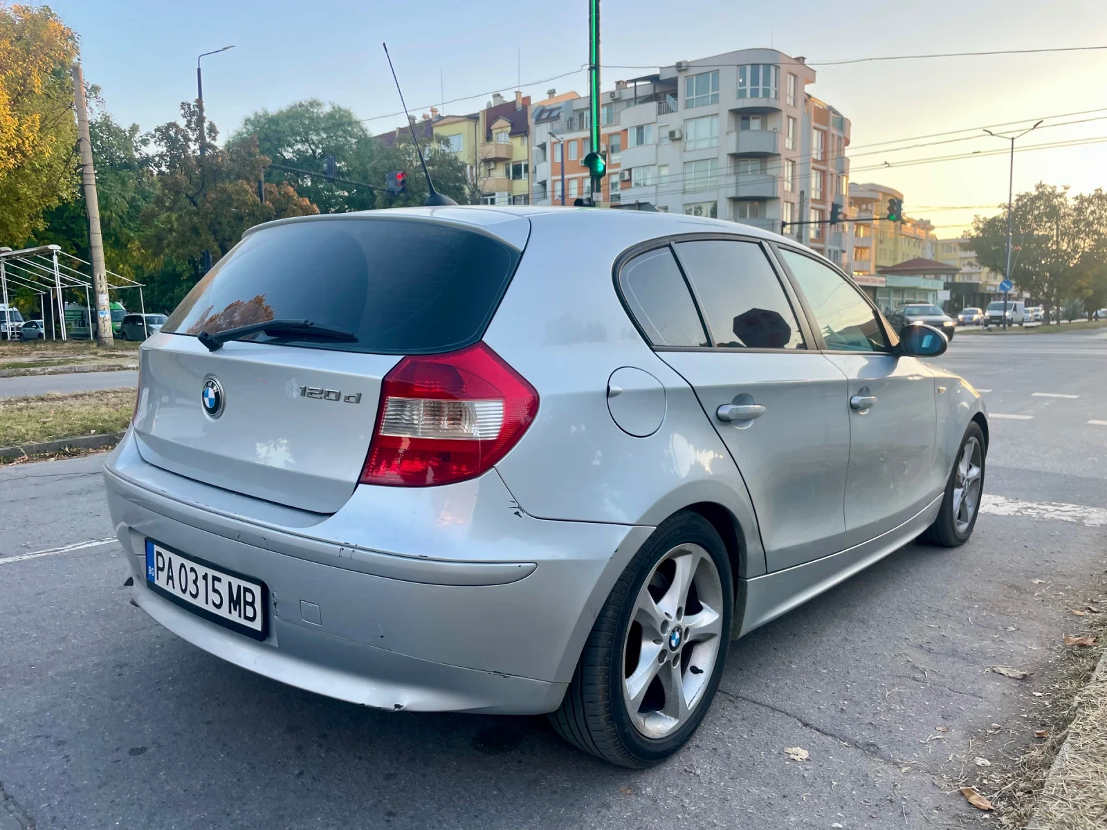 BMW 120 120D - изображение 5